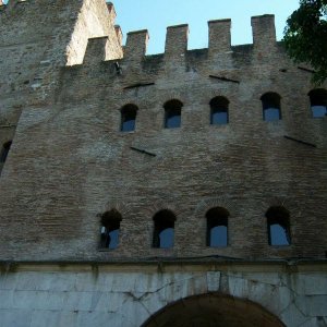 Porta San Sebastiano