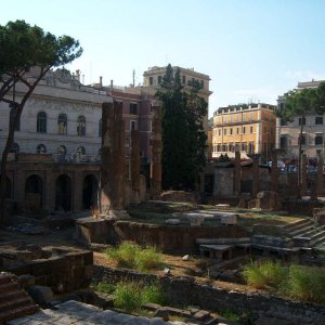 Largo di Torre Argentina