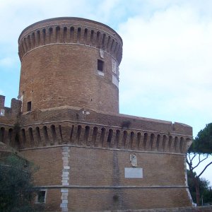 Ostia antica, Castello Giulio II