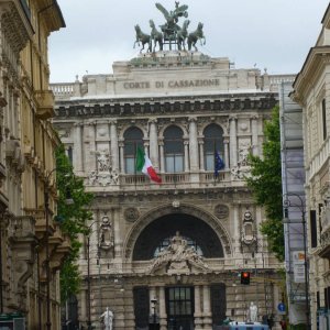 Blick auf den Justizpalast