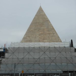 Piramide Mai 2014