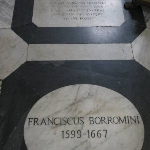 Gräber von Maderno und Borromini