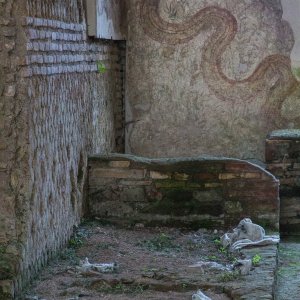 Ostia Antica Mitrum der Schlangen