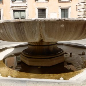 Brunnen Conca SantEustaccio