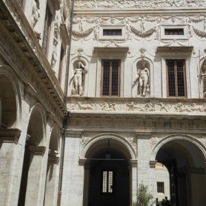 Um den Palazzo Spada herum