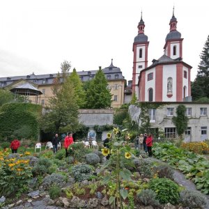 Klostergarten und -kirche in Oberzell