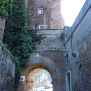 Porta Caelimontana