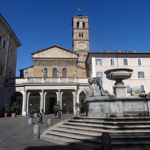 Piazza S. Maria in Trastevere