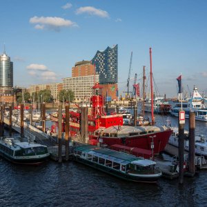 HH Elbphilharmonie im Abendlicht