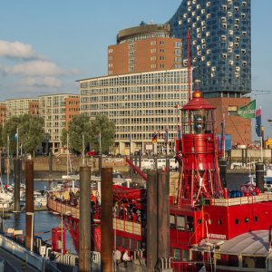 HH Elbphilharmonie im Abendlicht