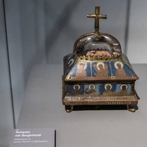 Hildesheim Dommuseum Reliquiar mit Bergkristall