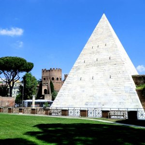 Piramide di Caio Cestio