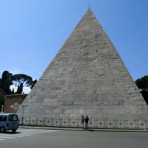 Piramide di Caio Cestio