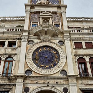 Venedig17 Uhrenturm Markusplatz