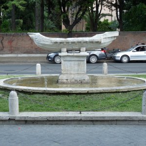 Brunnen vor Santa Maria in Domnica