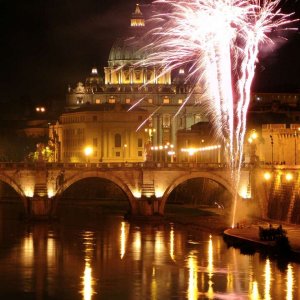 Feuerwerk vor dem Petersdom