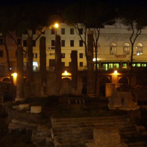 Republikanisches Forum, Largo Torre Argentina