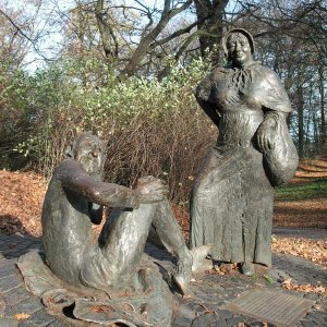 Denkmal Teufel und Bauersfrau.jpg