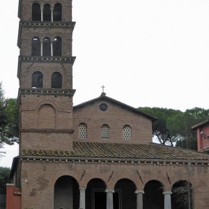 San Giovanni a Porta Latina.jpg