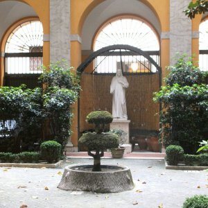 Innenhof Palazzo Cesi - Sitz der Salavatorianer
