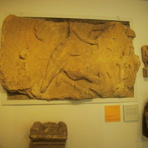Fragment eines Mithras-Kultbildes um 180 n.Chr.