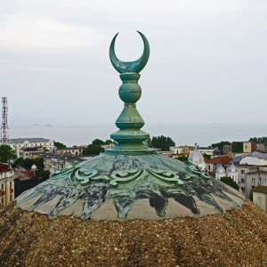 Außenansicht der Kuppel der Carol-I.-Moschee