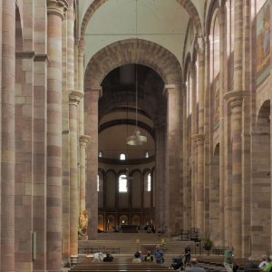 Dom zu Speyer Längsschiff und Altarraum