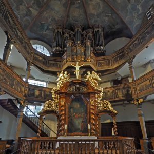 Altar und Orgel der Dreifaltigkeitskirche