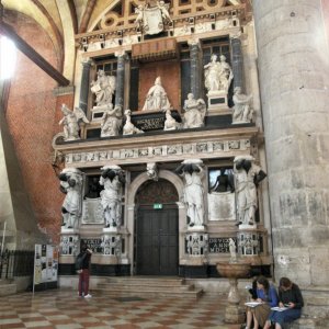 Grabmal des Dogen Giovanni Pesaro