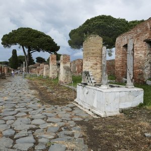 M1_Porticus mit Fontana (3).jpg