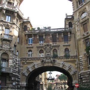 Arco dei Palazzi degli Ambasciatori