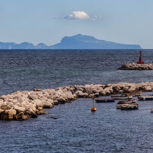 Hafen mit Vesuv Blick