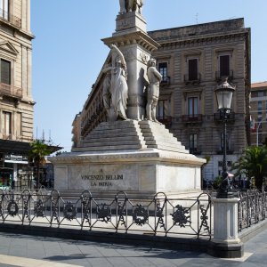 Bellini Denkmal