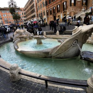 Span. Treppe Brunnen