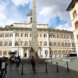 Palazzo Montecitorio mit  Obelisco Solare