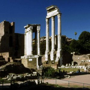 Tempel des Castor und Pollux (Tempio dei Dioscuri)