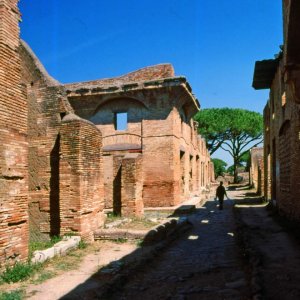 Insulae (antike Wohngebäude) in Ostia Antica