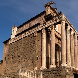 Tempel des Augustus Pius und der Faustina (2007)