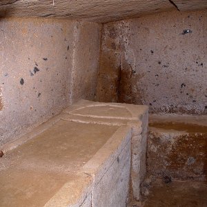 Ceveteri Nekropole Grab von innen