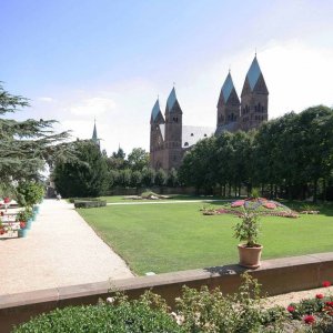 Blick auf Erloeserkirche Bad Homburg