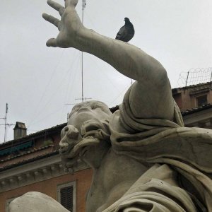 Die Taube auf dem Arm Vierstroemebrunnen