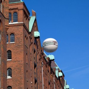 Fesselballon ber der Speicherstadt Hamburg