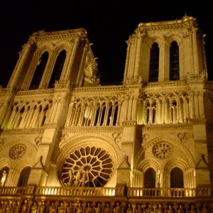 Notre Dame bei Nacht