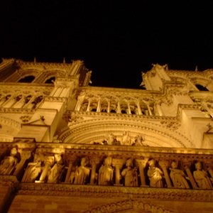 Notre Dame bei Nacht