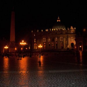 Petersplatz bei Nacht