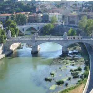 Blick von der Engelsburg auf den Tiber