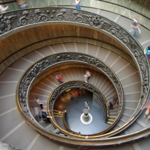Treppe im Vatikanischen Museum