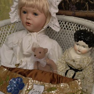 Puppe mit Kumpel in Milton