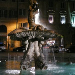 Der Tritonenbrunnen auf der Piazza Barberini