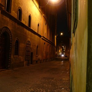 Borgo bei Nacht